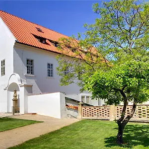 Monastery 4*, Prag Tjeckien