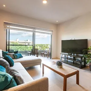 Modern Wifi 200mb, 2 Gyms, 6pools, Balcony Сasa de vacaciones Playa del Carmen